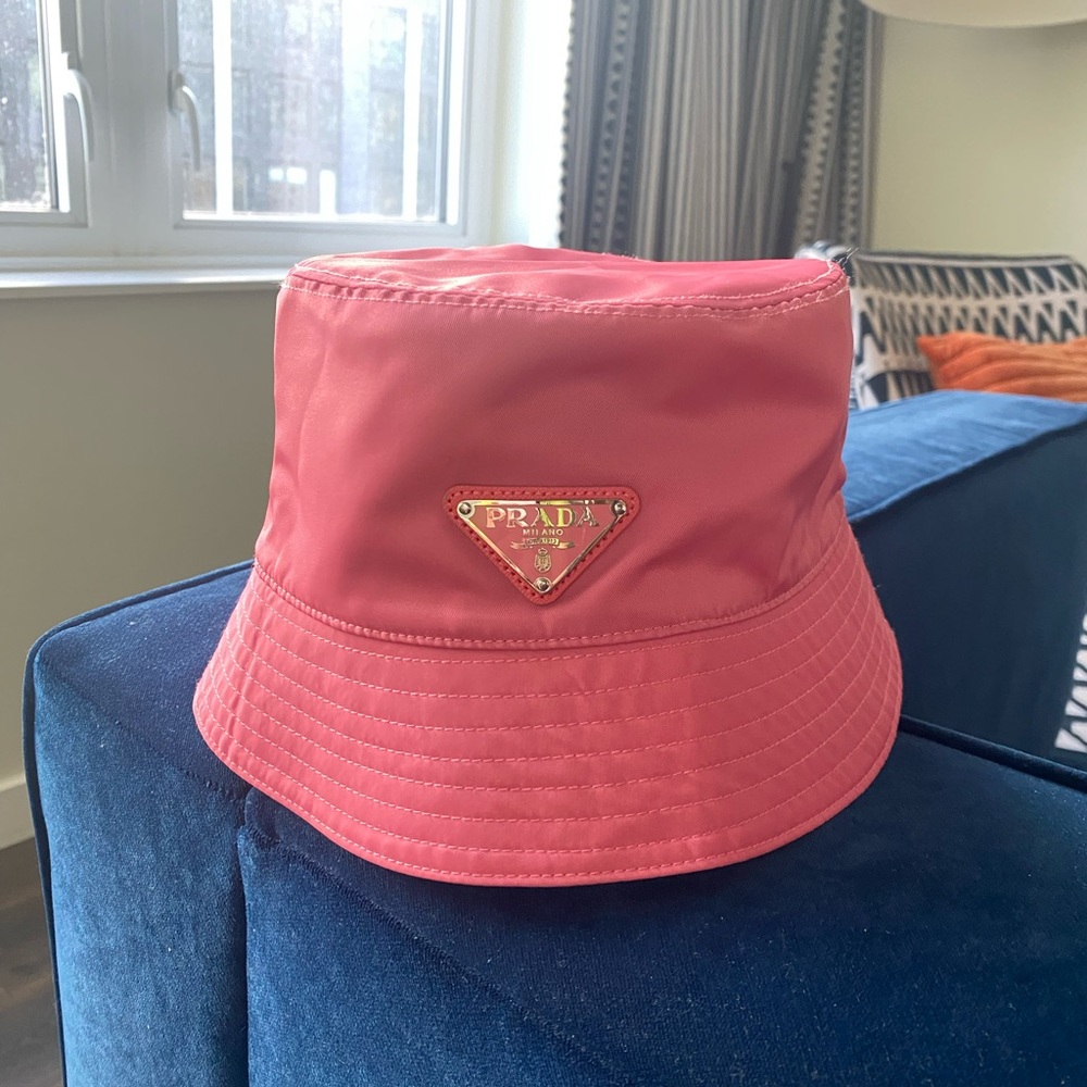Prada - Re-Nylon bucket hat in Pink size medium Prada renylon hat